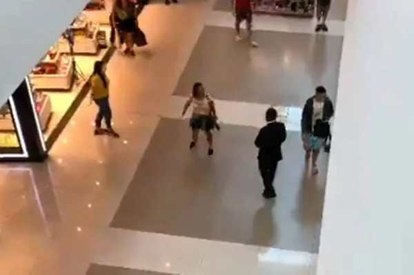 racismo em shopping da barra da tijuca, no rio de janeiro