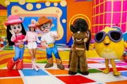 Ana Castela apresentou o programa na semana da criança
