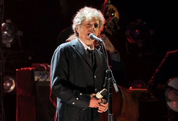 Em “Triplicate”, Bob Dylan fecha trilogia de clássicos do jazz