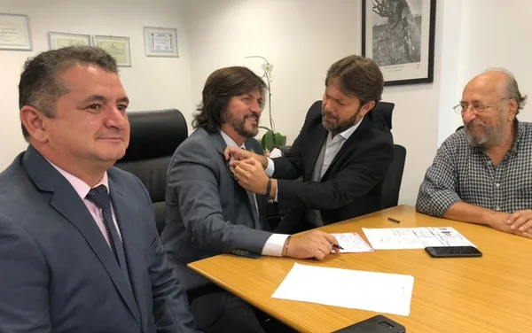 Após um ano sem partido, Cláudio Abrantes se filia ao PDT