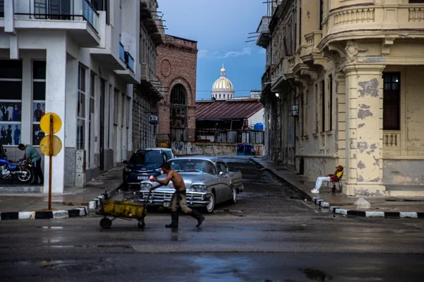 Imagem colorida mostra crise em Cuba - Metrópoles