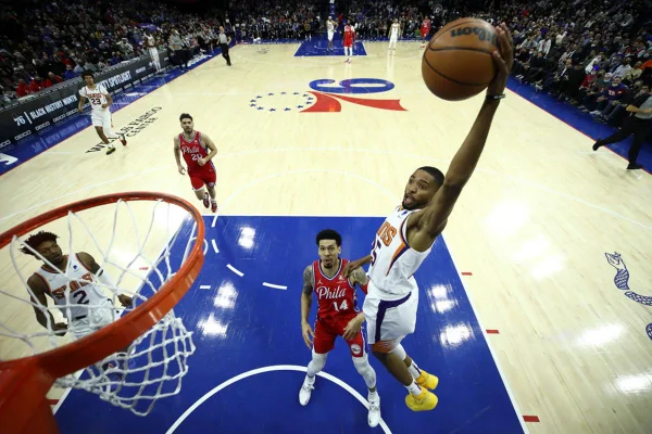 Suns vencem o 76ers