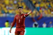 Cristiano Ronaldo em campo durante Colômbia x Portugal.