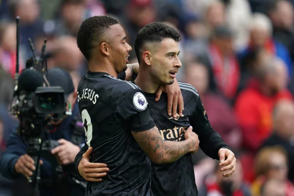 Gabriel Jesus e Gabriel Martinelli, atacantes do Arsenal - Metrópoles