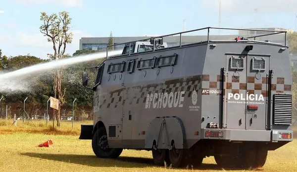 Veículo centurion PMDF