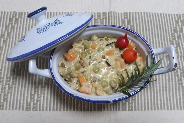 Prático: aprenda a preparar o arroz cremoso vegetariano