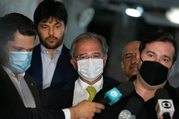 Paulo Guedes e Rodrigo Maia selam a paz