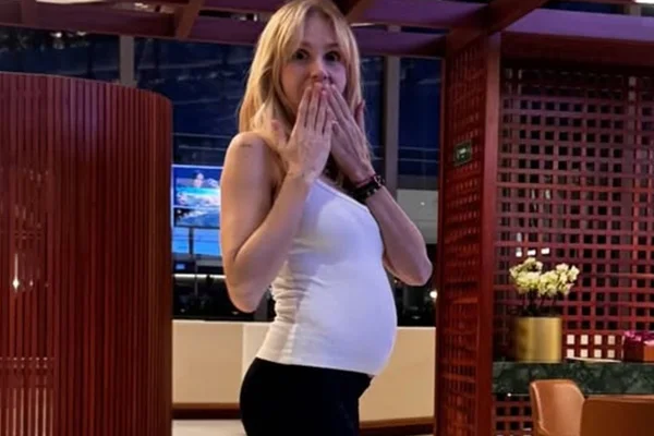 Isa Scherer revela sexo do terceiro filho em momento intimista - Metrópoles
