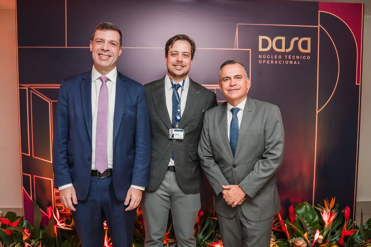 Renato Casarotti - Presidente da Abramge e Vice-presidente institucional da Amil (o alto)
Rafael Arantes - Gerente de relações governamentais da Dasa
Fred Borges - Superintendente da Abramge Renato Casarotti - Presidente da Abramge e Vice-presidente institucional da Amil (o alto)
Rafael Arantes - Gerente de relações governamentais da Dasa
Fred Borges - Superintendente da Abramge