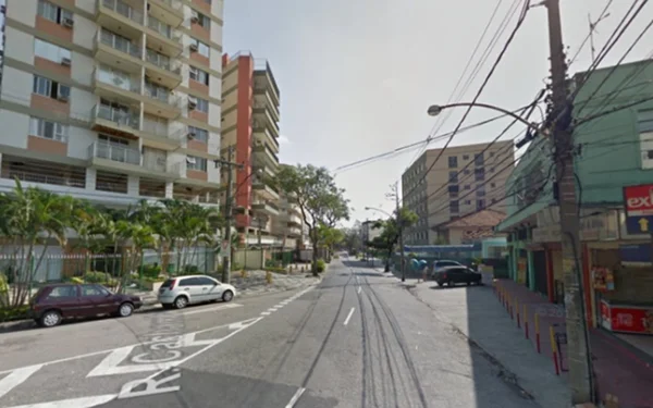 Criança de três anos morre após padrasto jogá-la de prédio no Rio