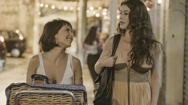 Um Lugar ao Sol: Bárbara e Lara passam a trabalhar juntas