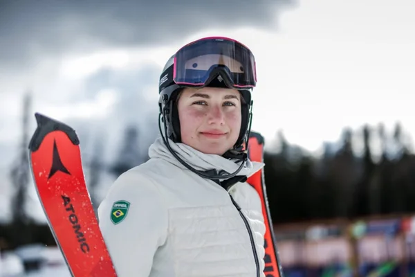 Olimpíadas de Inverno: Alice Padilha não completa prova do slalom