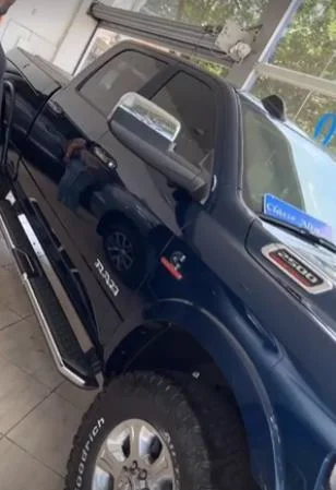 Deolane Bezerra compra carro de luxo Deolane Bezerra compra carro de luxo