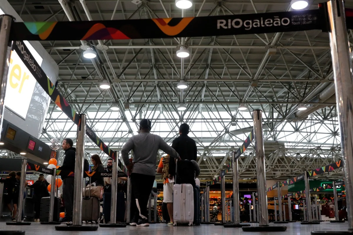 Neblina no RJ fecha Aeroporto do Galeão e 13 voos são cancelados