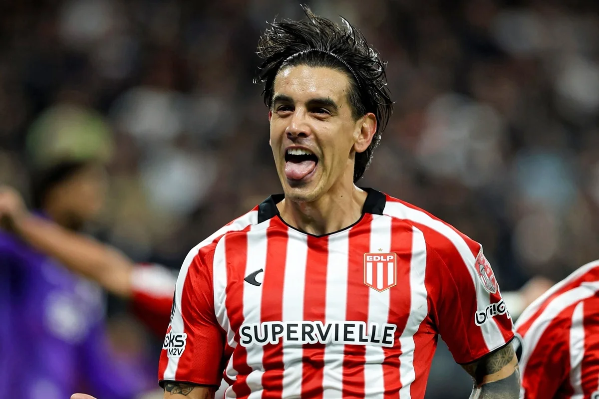 O Estudiantes eliminou o Corinthians O Estudiantes eliminou o Corinthians