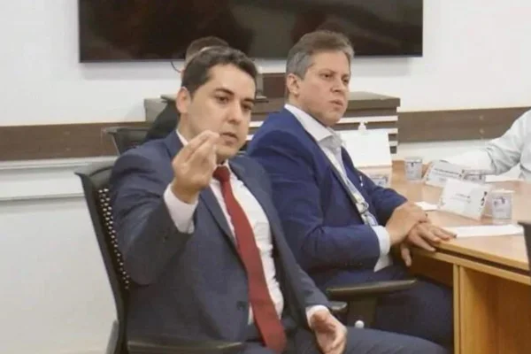 Chefe do Instituto de Cardiologia que defende gestão pelo Iges é sócio do presidente