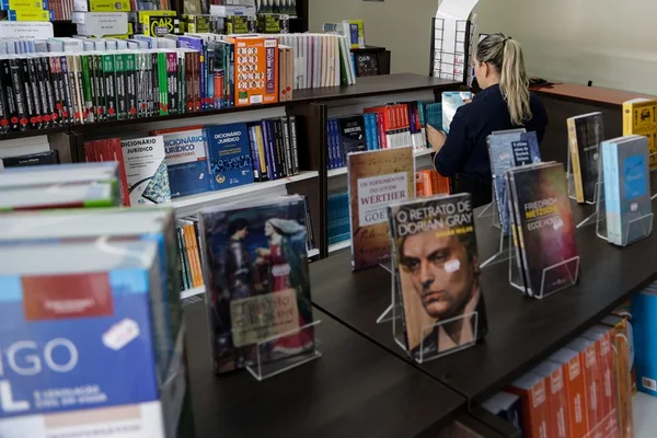 Livrarias versus e-commerce: duelo abala mercado editorial brasileiro