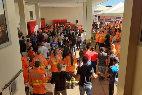 Bombeiro do DF morto em acidente em Goiás é homenageado