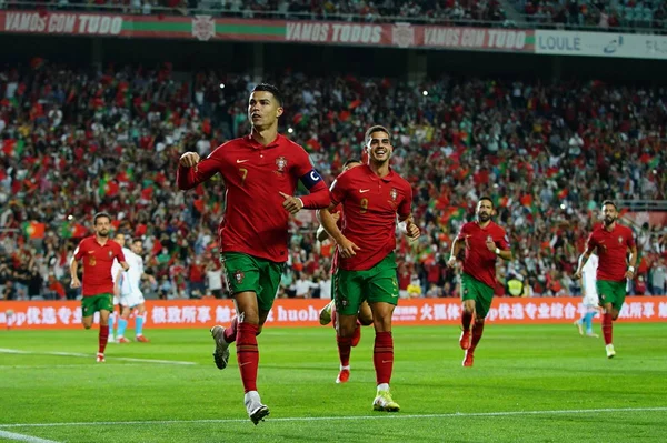 Com hat-trick de Cristiano Ronaldo, Portugal goleia Luxemburgo