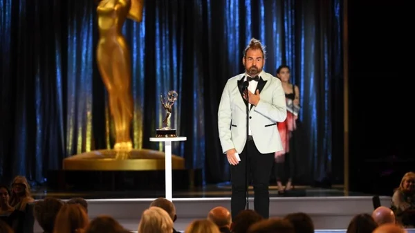 Maquiador e cabeleireiro vencedor de Emmy, é vítima da covid-19