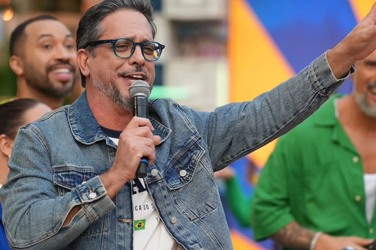 Lucio Mauro Filho é clicado durante participação no Caldeirão Lucio Mauro Filho é clicado durante participação no Caldeirão