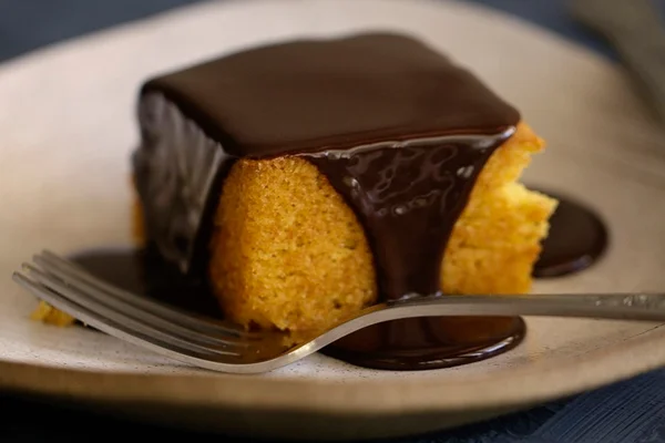 Receita perfeita de bolo de cenoura para quem não tem batedeira