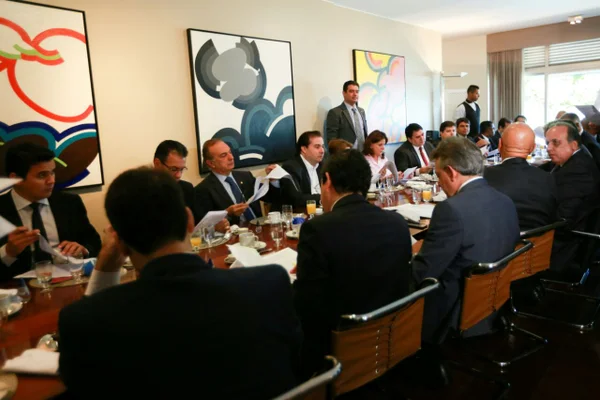Governadores buscam acordo para renegociação de dívidas dos estados