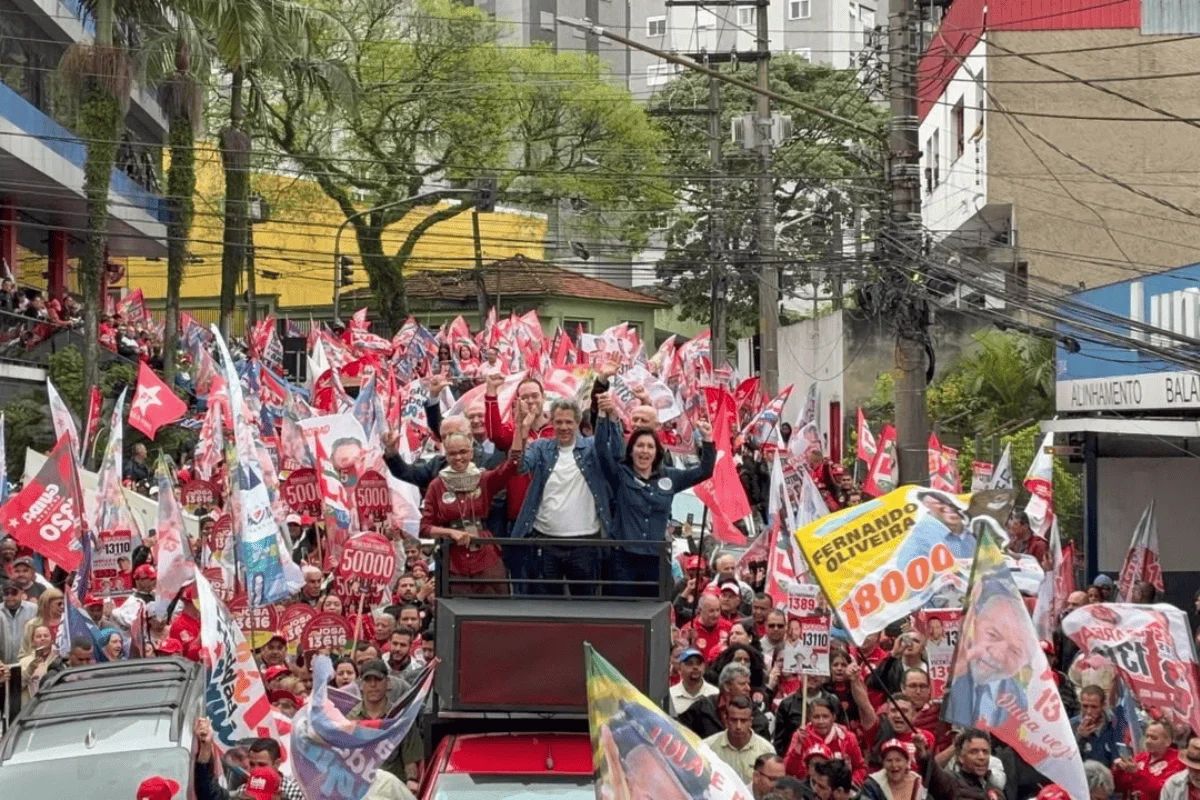 Haddad se queixa de tempo de TV e critica “sumiço” de Tarcísio em debates - imagem 1 Haddad se queixa de tempo de TV e critica “sumiço” de Tarcísio em debates - imagem 1