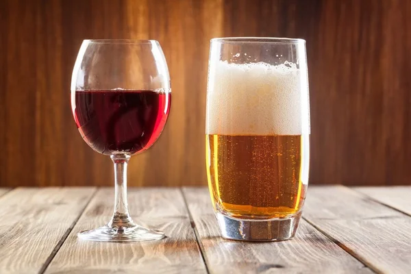 Brasileiros consomem 35 vezes mais cerveja que vinho, aponta pesquisa