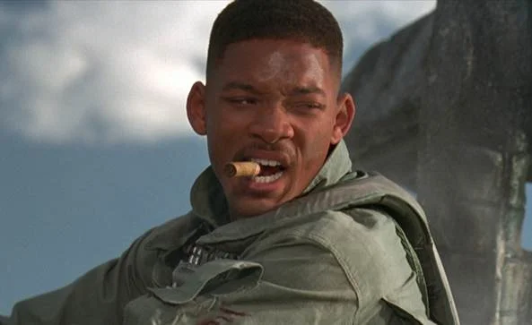 Will Smith fez um piloto de caça no filme de desastre "Independence Day" (1996). Ele não retornou para a sequência lançada em 2016 Will Smith fez um piloto de caça no filme de desastre "Independence Day" (1996). Ele não retornou para a sequência lançada em 2016