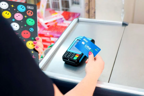 Cartão Material Escolar - Metrópoles
