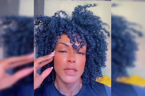 Quem é a personal barrada de usar banheiro ao ser confundida com trans