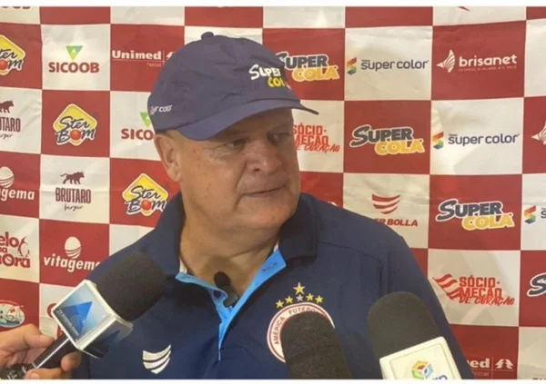 Técnico toma vacina apenas horas antes de estreia e é demitido