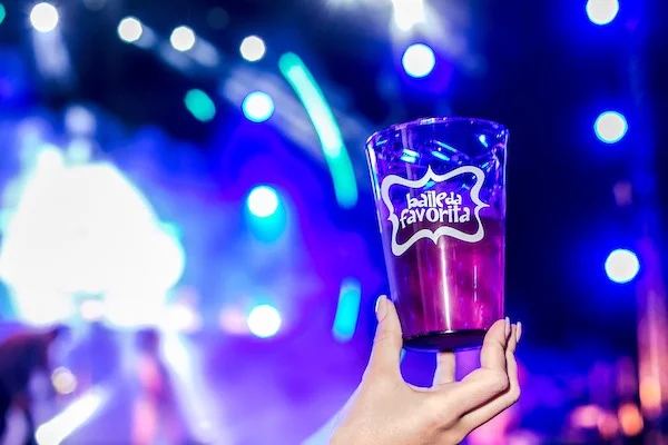 Baile da Favorita traz Anitta ao palco do estádio Mané Garrincha - imagem 1 Baile da Favorita traz Anitta ao palco do estádio Mané Garrincha - imagem 1