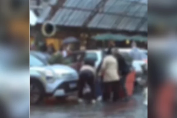 Briga de rua em Gramado tem tapa na cara e ameaça com facão