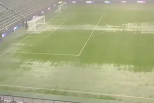 Estádio em Orlando, nos EUA, alagado antes de amistoso entre Inglaterra x Costa Rica - Metrópoles
