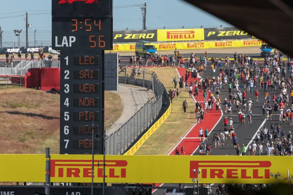 Foto colorida da invasão ao GP dos Estados Unidos de Fórmula 1 2024, disputado em Austin, no Texas - Metrópoles