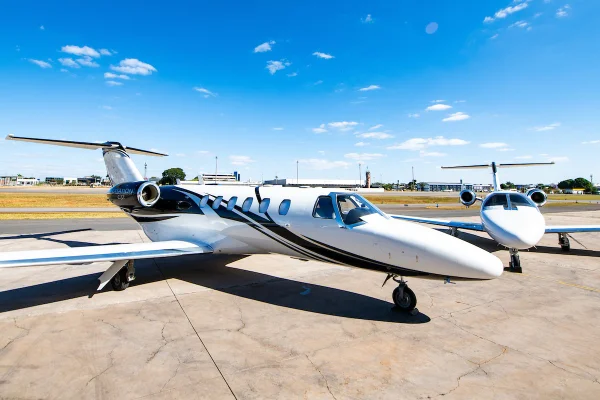Imagem colorida - Certificada pela Anac, a Aliar Jetsharing oferece serviço de aeronave compartilha - Metrópoles