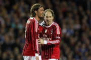 Baresi e Maldini fizeram parte da defesa do Milan e atuaram juntos em 400 jogos. Baresi e Maldini fizeram parte da defesa do Milan e atuaram juntos em 400 jogos.
