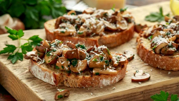 Bruschetta de cogumelos