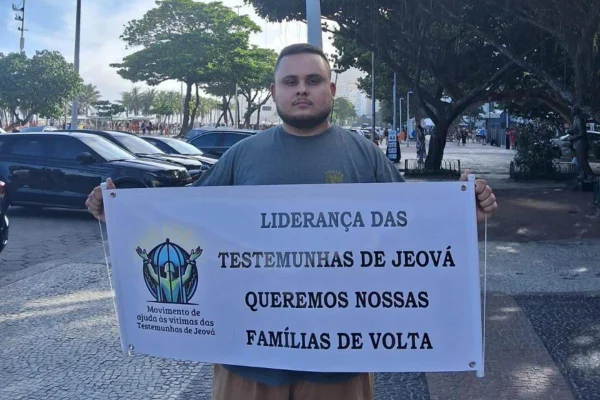 Protesto de ex-testemunhas de Jeová - Metrópoles