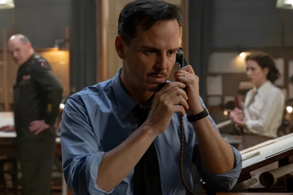 Imagem colorida de Andrew Scott em Pressure - Metrópoles