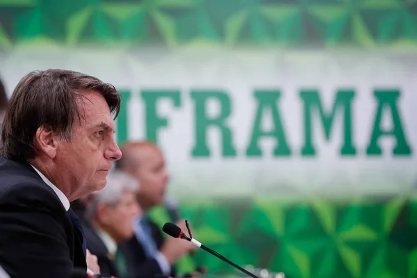Bolsonaro manda cancelar verba para filme sobre sua chegada ao poder
