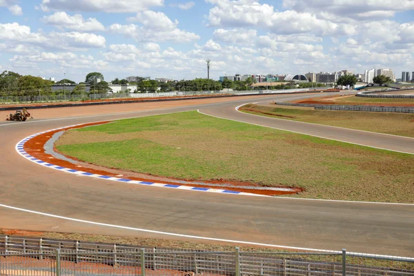 Inscrições para treino de corrida de rua no autódromo chegam a 800