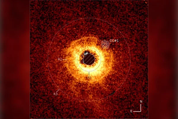 Imagem colorida de exoplaneta vista por telescópio James Webb - Metrópoles