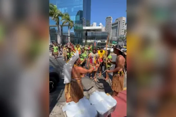 Indígenas ocupam prédio da Vale em Nova Lima