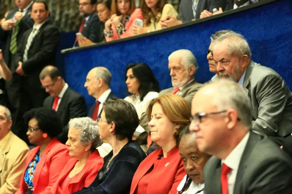 Procuradoria-Geral de Curitiba pede transferência de Lula da PF