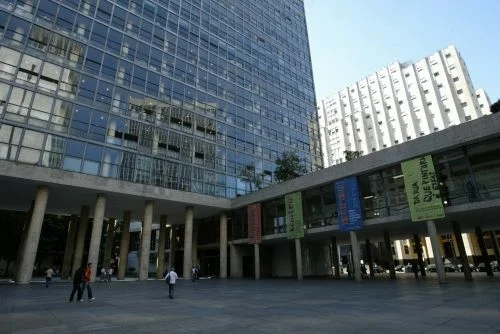 Em meio à Covid, Ministério da Saúde sem contrato de limpeza no RJ