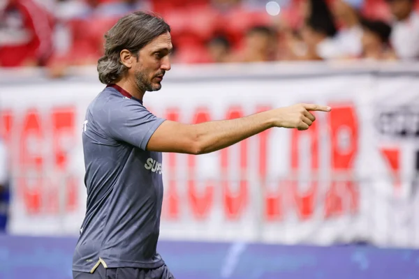 “Ter calma”, diz Luís Zubeldía sobre Ryan após empate do São Paulo