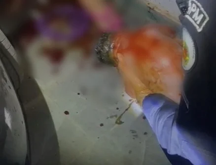 Vídeo: PMs salvam vida de recém-nascido que ficou sem respirar no DF